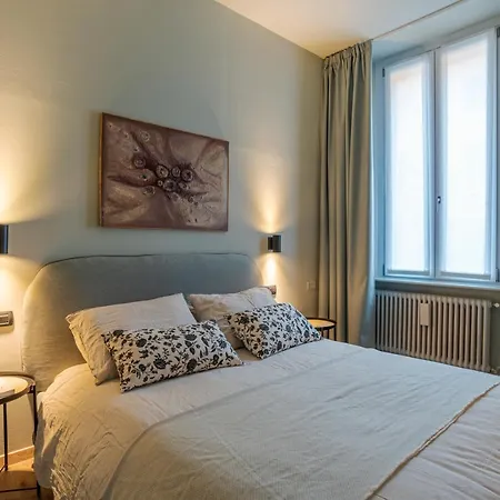 Guesthost - Elegant & Charming In Cernobbio!