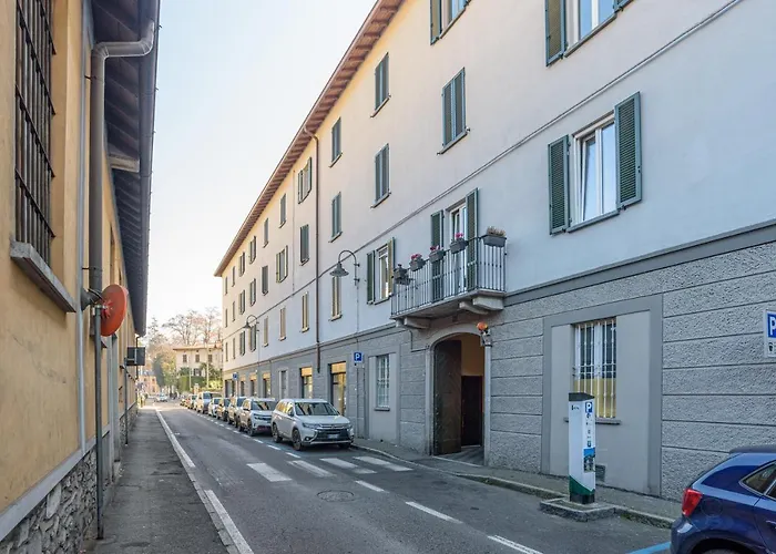 Guesthost - Elegant & Charming In Cernobbio! Apartmán