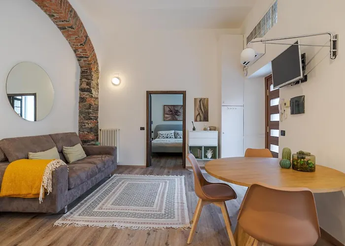 Guesthost - Elegant & Charming In Cernobbio!