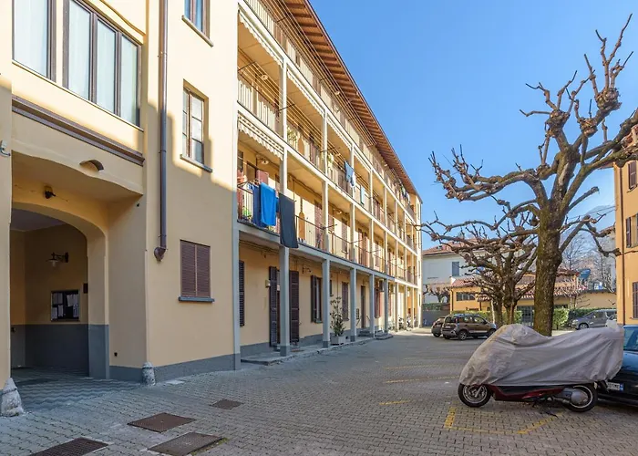 Guesthost - Elegant & Charming In Cernobbio! Lägenhet Cernobbio