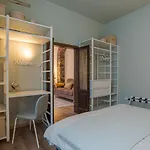 Guesthost - Elegant & Charming In Cernobbio! شقة