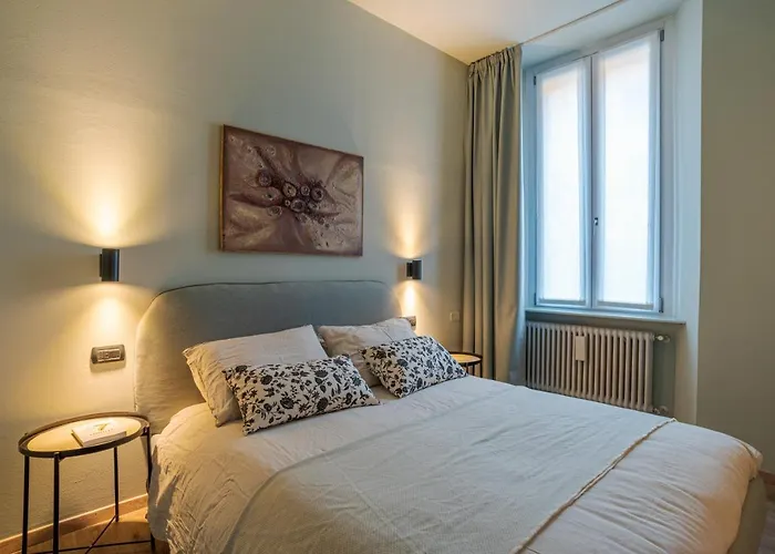 Guesthost - Elegant & Charming In Cernobbio!